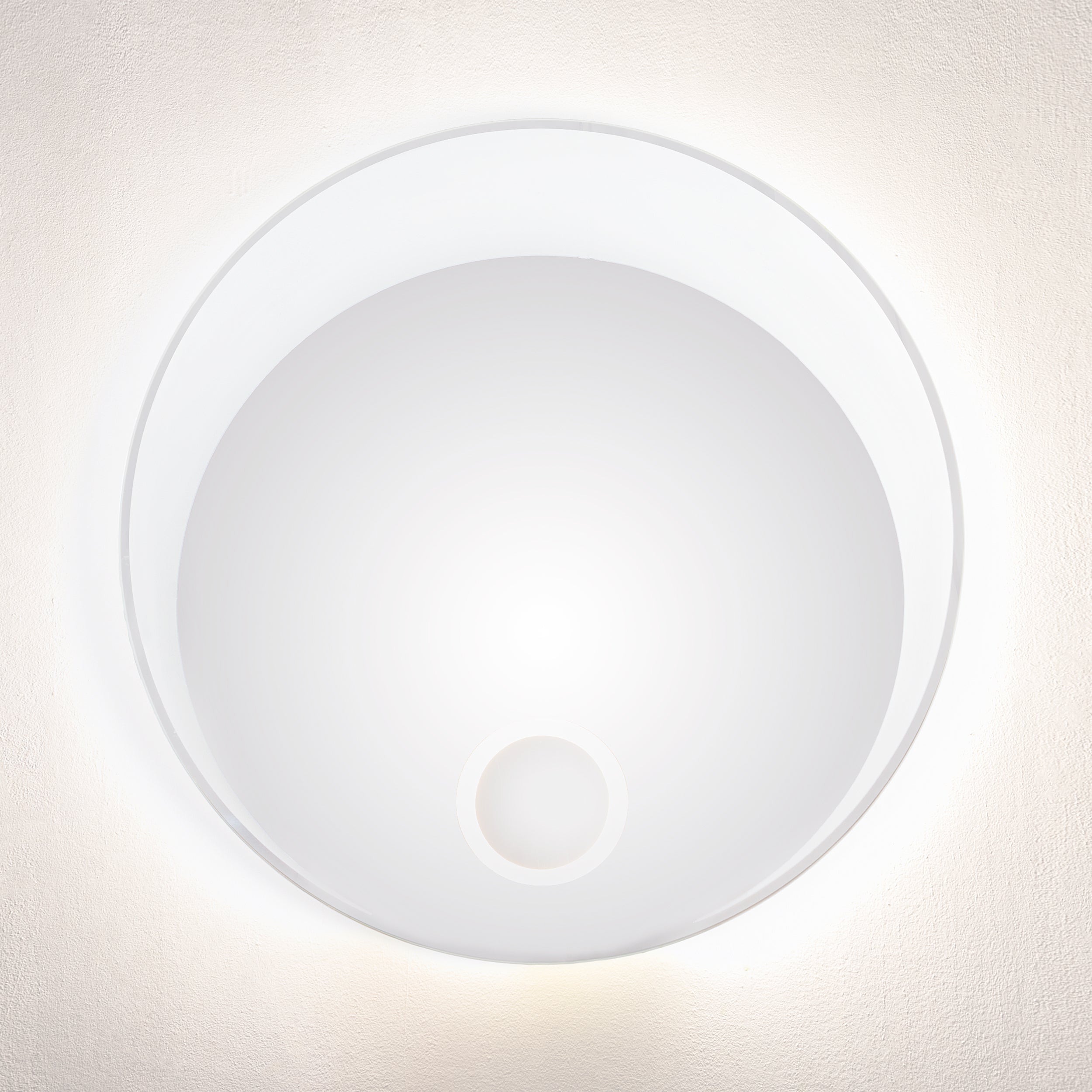Rounded D Warm Light Mirror 70 cm